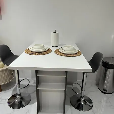 La Elegance Mericourt